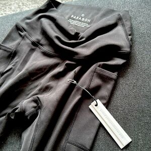 Paragon women’s leggings in black- S unworn